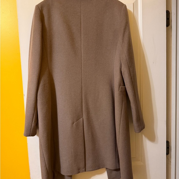 Women's Classic Tan Trench Coat - Picture 3 of 3